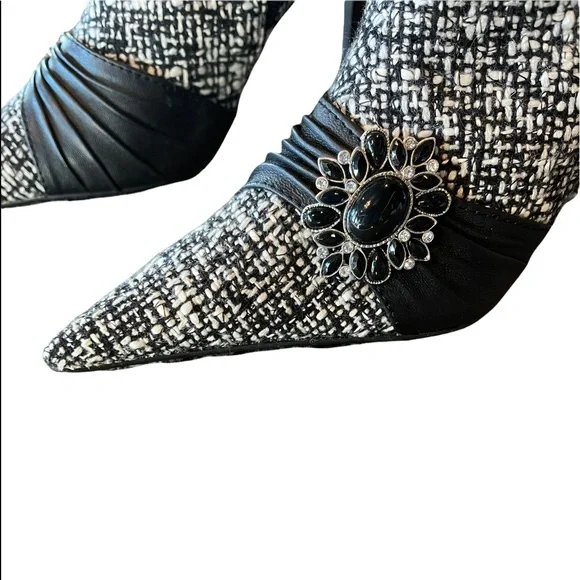 🛍 Steve Madden Tweed Jeweled Boot 5.5 - Picture 2 of 6